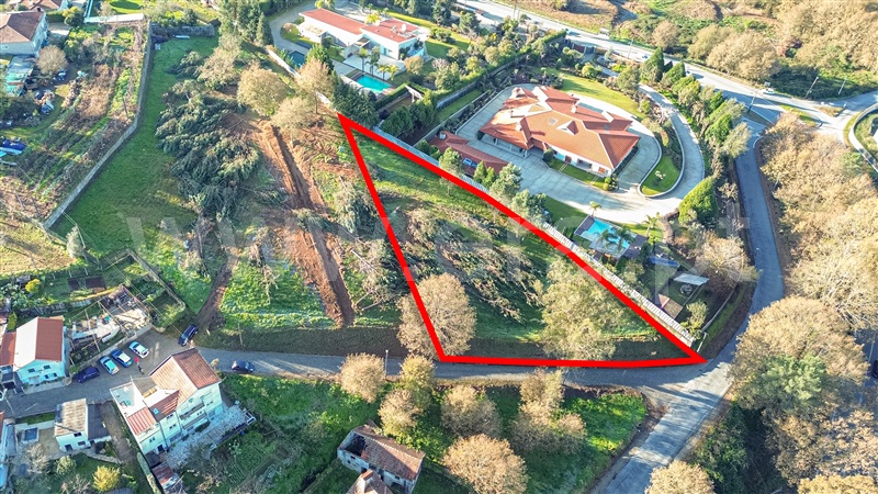 Terreno para Construção / Guimarães, Serzedo e Calvos