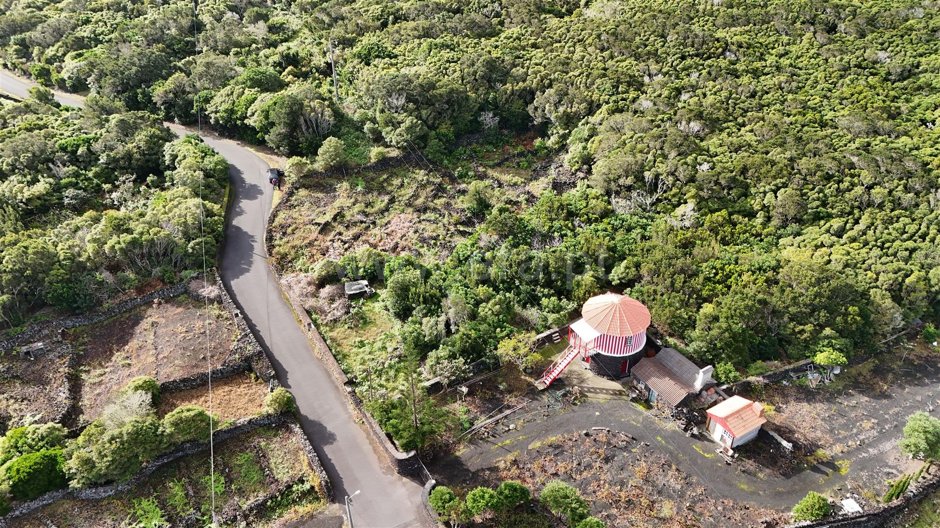 Land for sale in Lajes do Pico, Portugal — €75,000