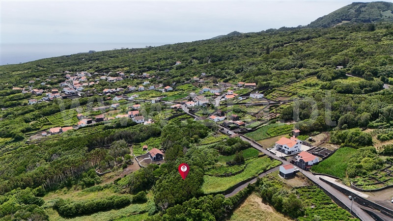 Terreno para Construção / Lajes do Pico, Ribeirinha
