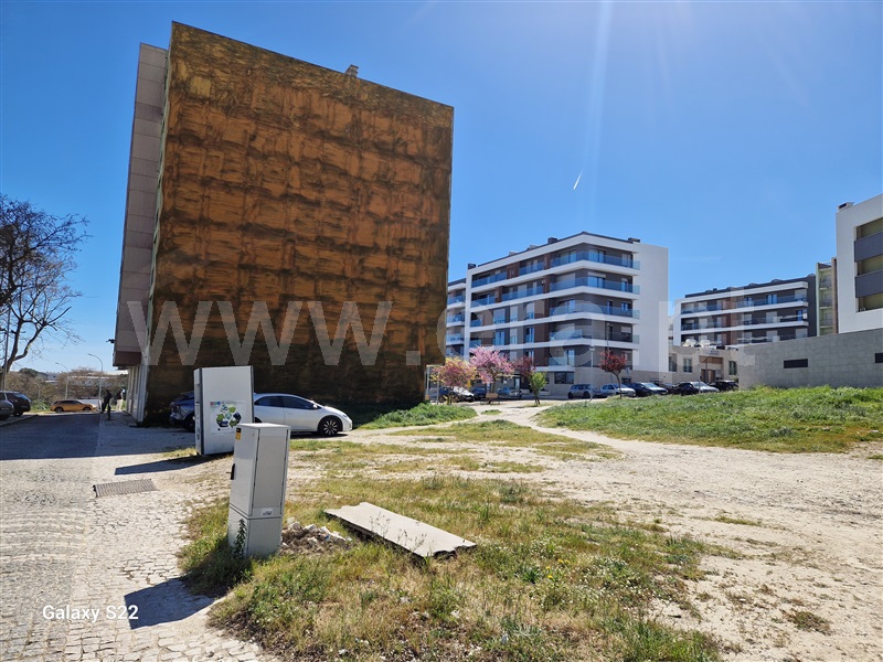 Terreno para Construção / Loures, Camarate, Unhos e Apelação