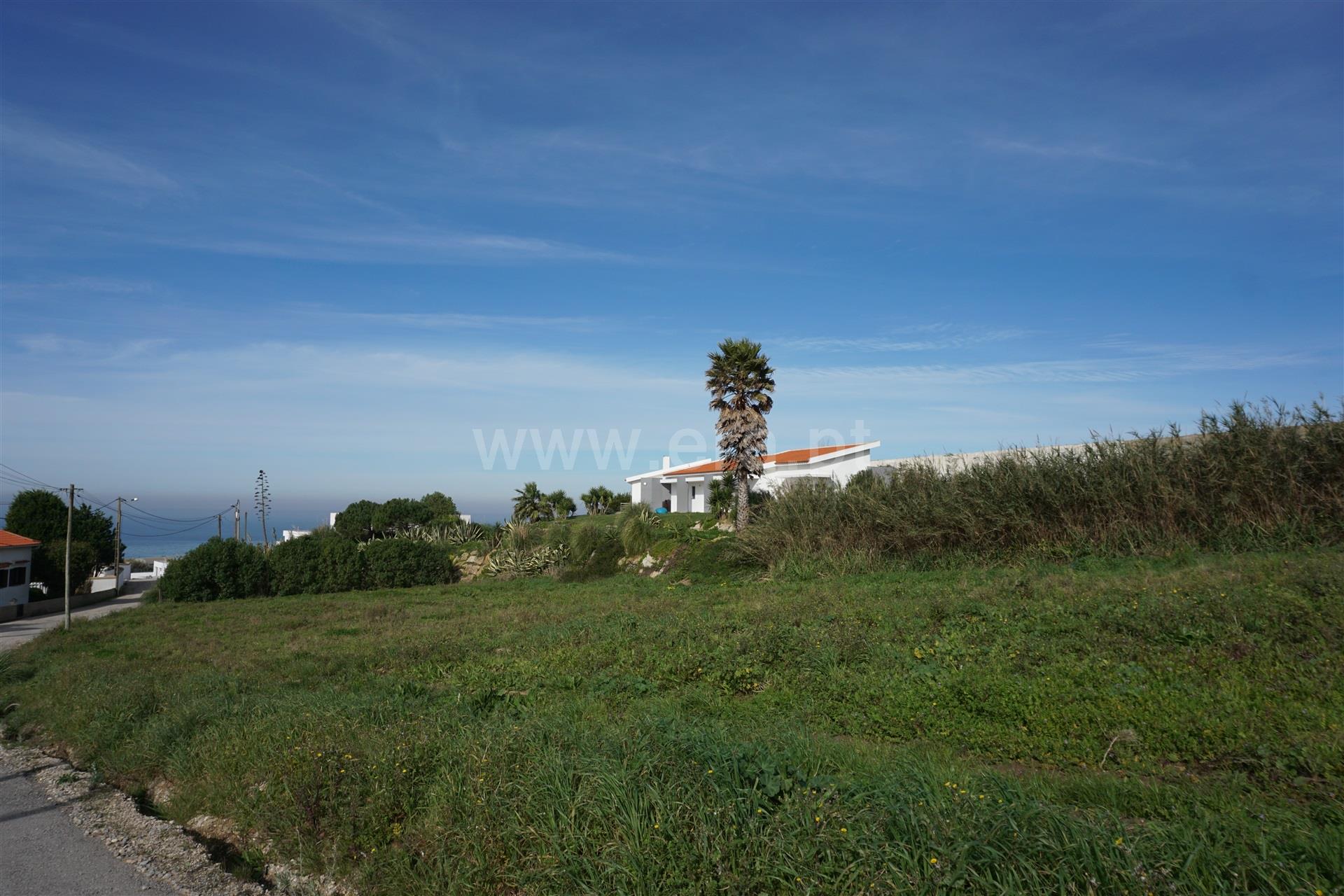 Land for sale in Lourinhã, Portugal — €400,000