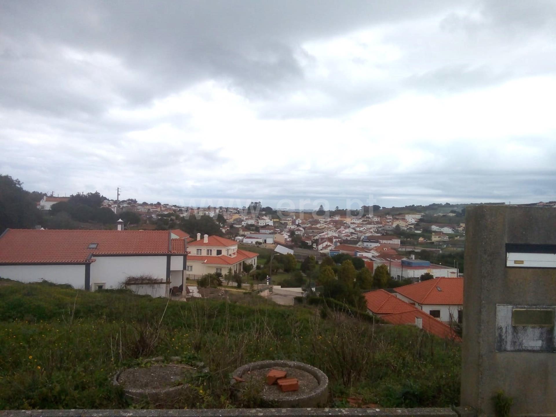 Land for sale in Lourinhã, Portugal — €84,000