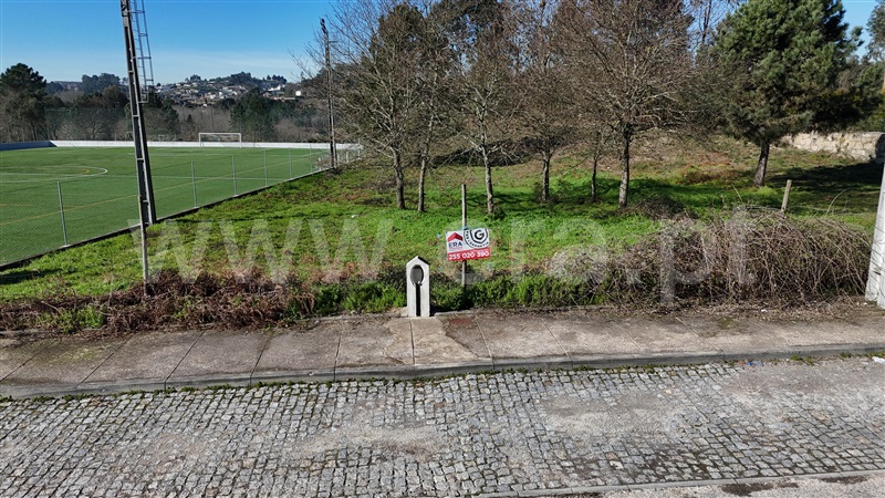 Terreno para Construção / Lousada, Silvares, Pias, Nogueira e Alvarenga