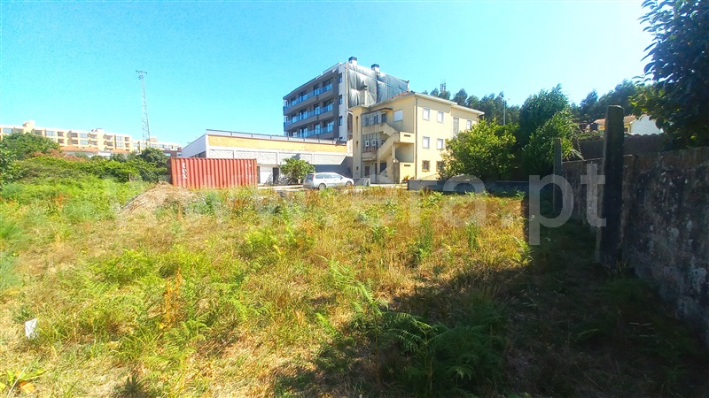 Terreno para Construção / Maia, Castêlo da Maia