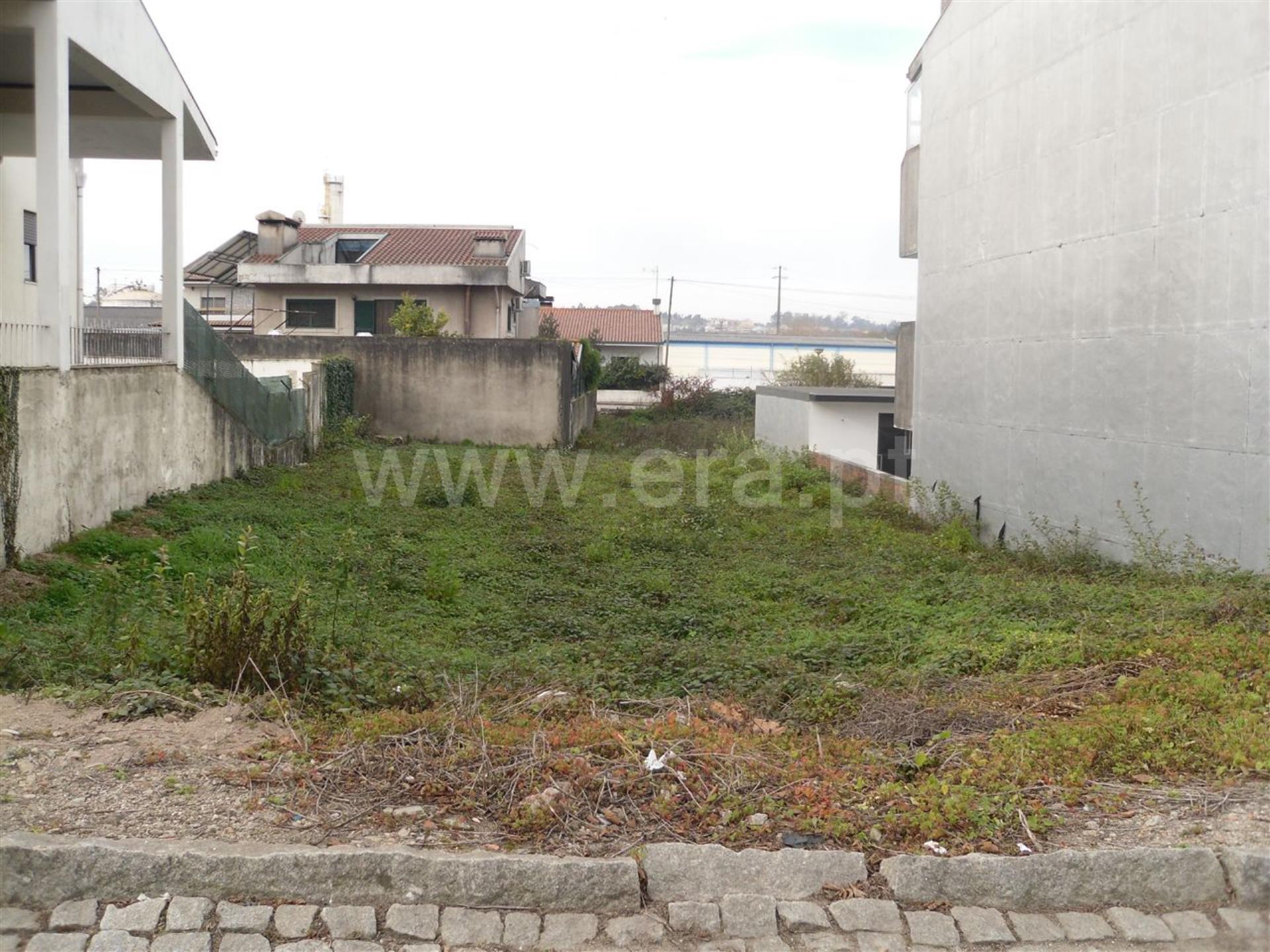 Terreno em Maia