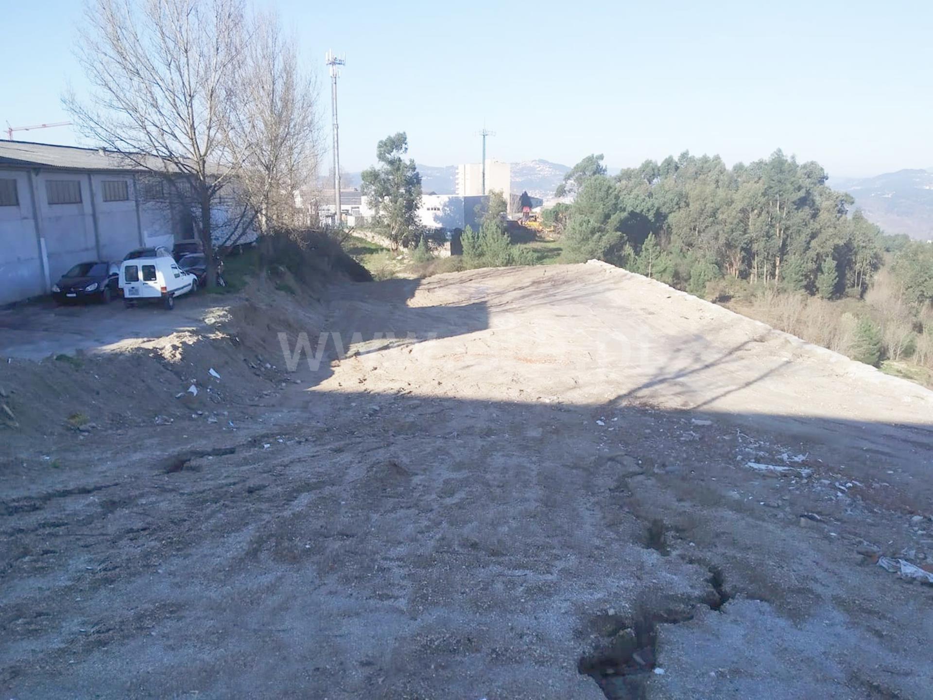 Land for sale in Marco de Canaveses, Portugal — €225,000