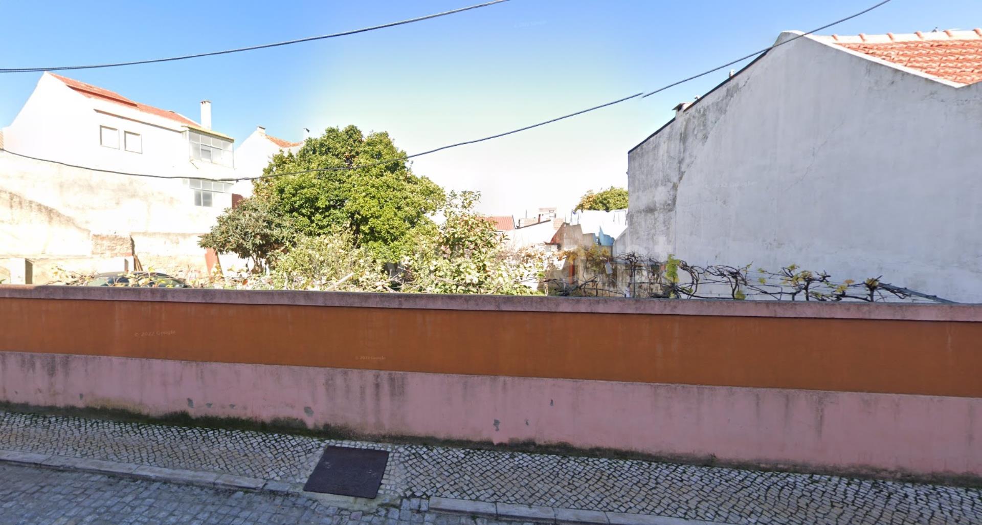 Land for sale in Moita, Portugal — €135,000