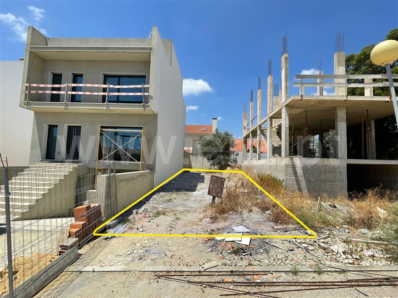 Terreno para Construção / Montijo, Atalaia e Alto Estanqueiro-Jardia