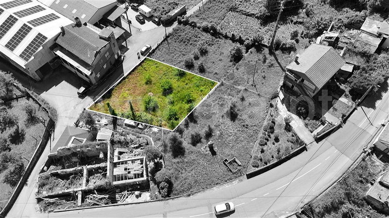 Terreno para Construção / Oliveira de Azeméis, Nogueira do Cravo e Pindelo
