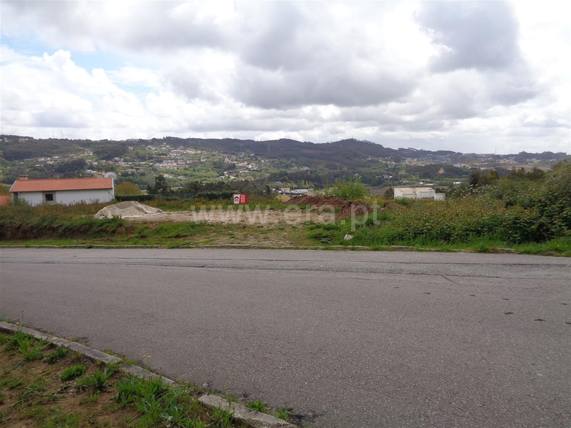 Land for sale in Oliveira de Azeméis, Portugal — €550,000