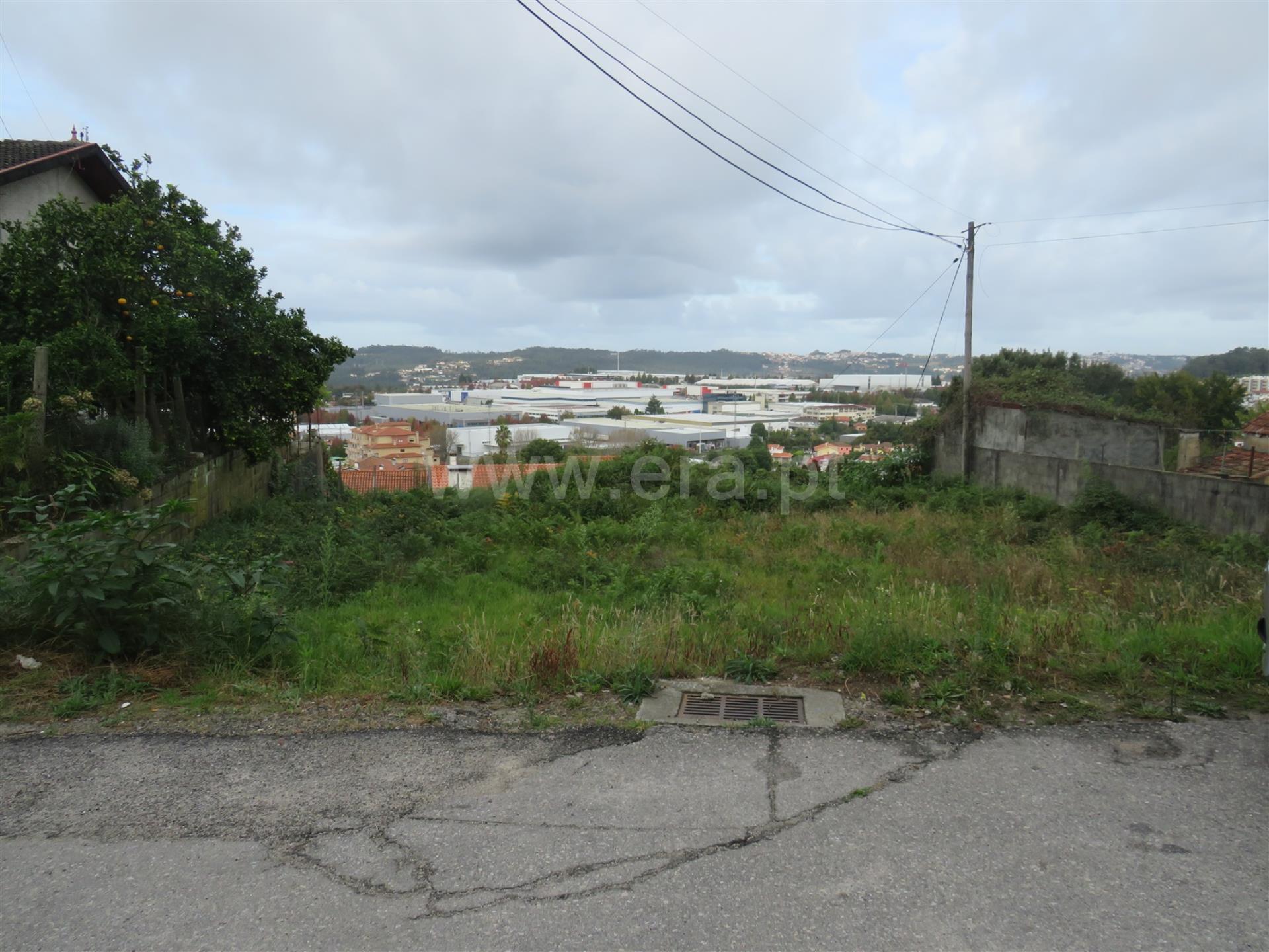 Land for sale in Oliveira de Azeméis, Portugal — €75,000