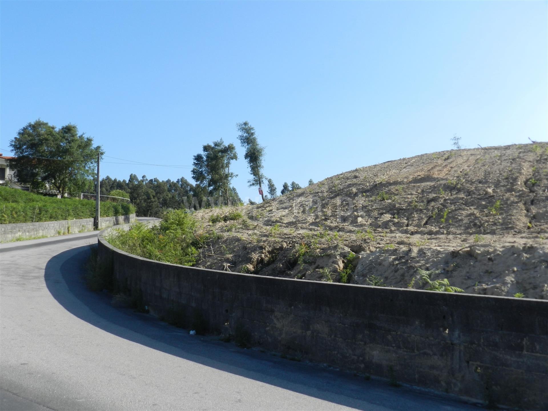 Land for sale in Oliveira de Azeméis, Portugal — €120,000