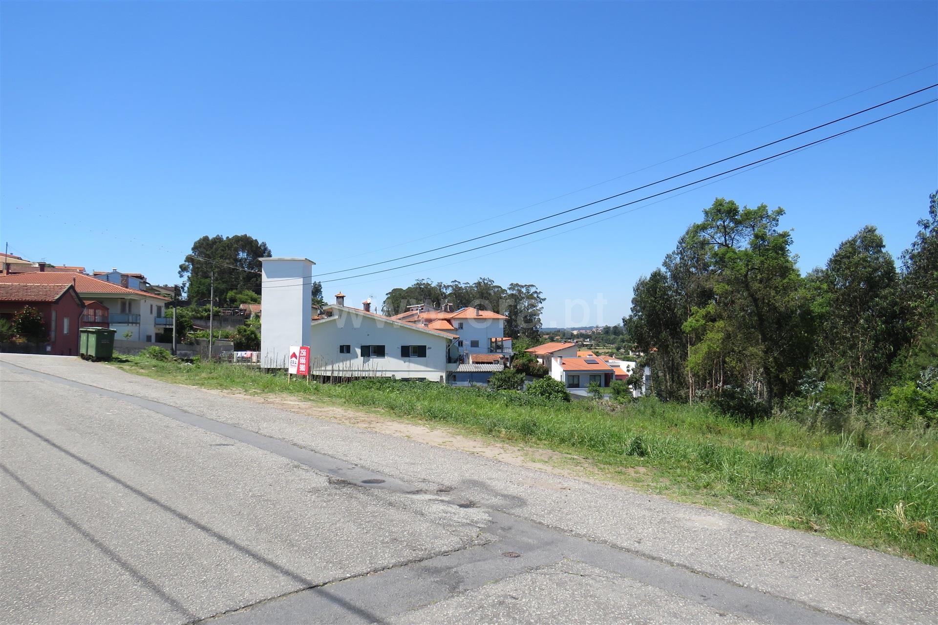 Land for sale in Oliveira de Azeméis, Portugal — €130,000