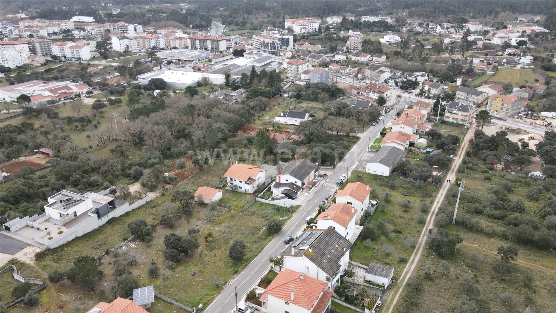 Land for sale in Ourém, Portugal — €350,000