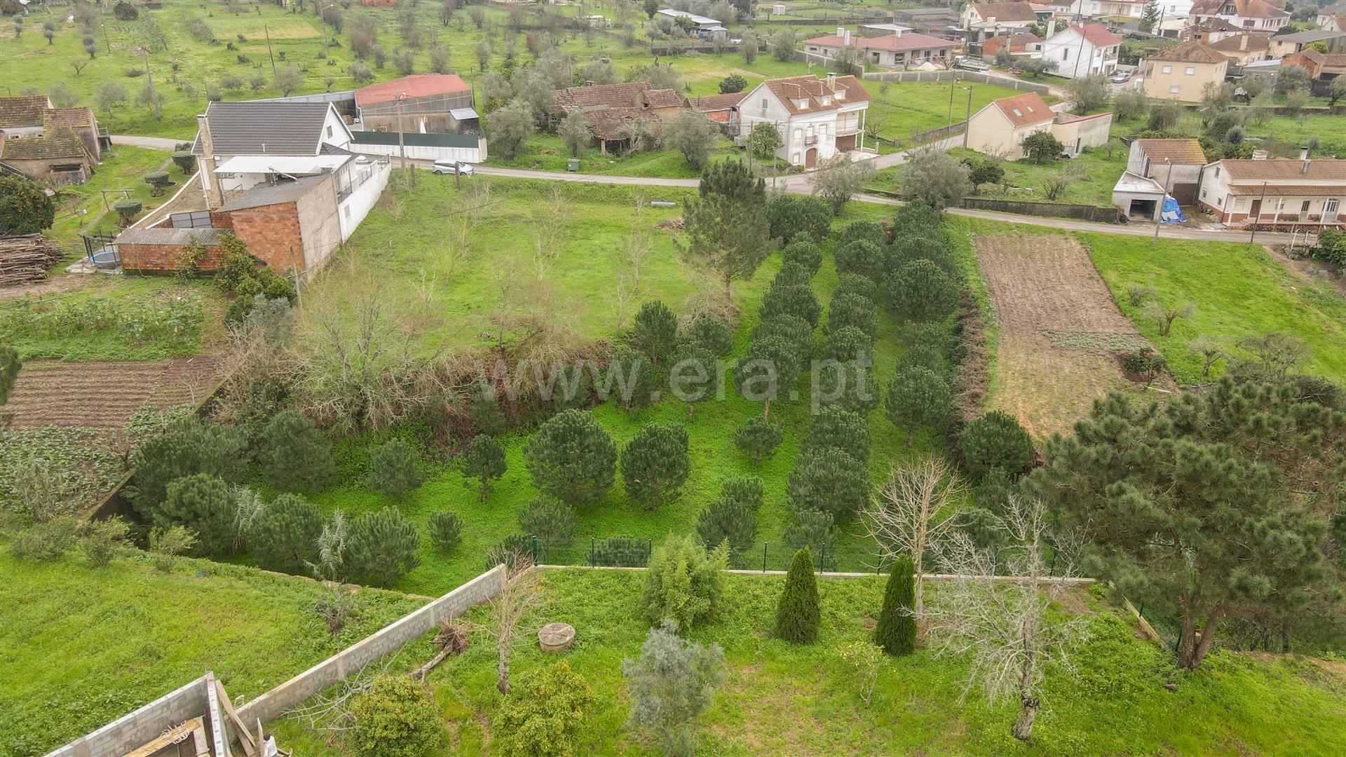 Land for sale in Ourém, Portugal — €92,000