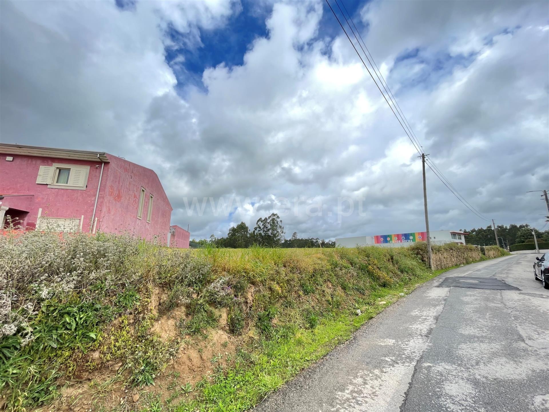 Land for sale in Ovar, Portugal — €72,500
