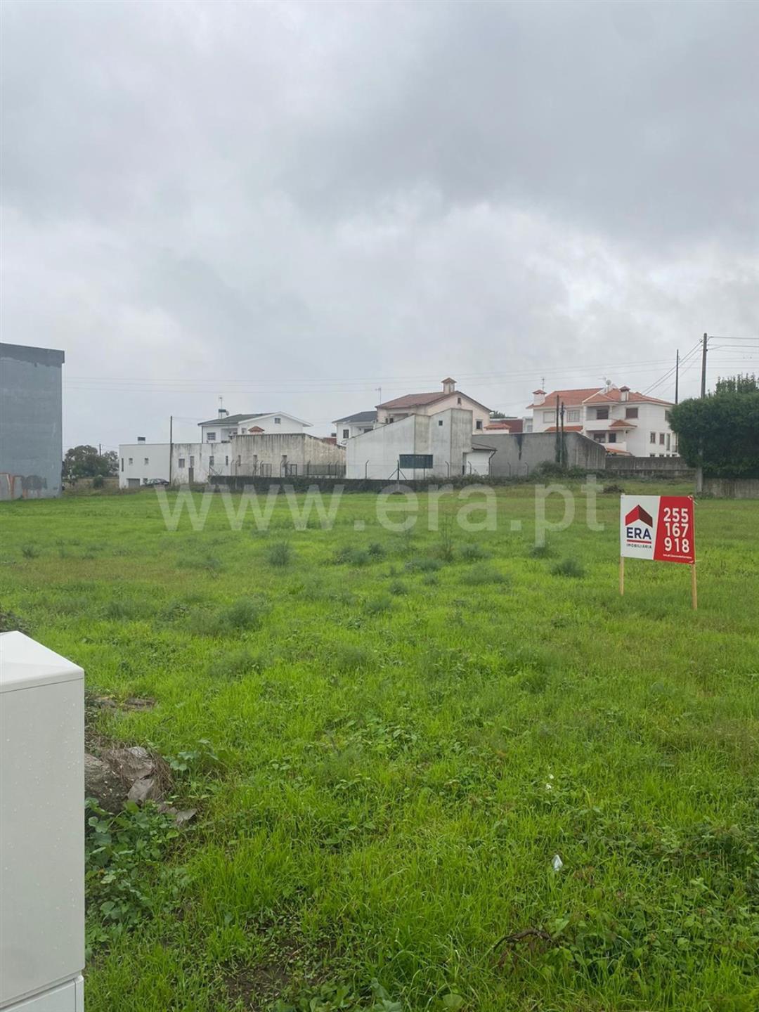 Land for sale in Paços de Ferreira, Portugal — €475,000
