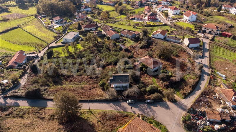 Terreno para Construção / Paredes de Coura, Romarigães