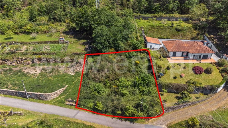 Terreno para Construção / Paredes de Coura, Rubiães