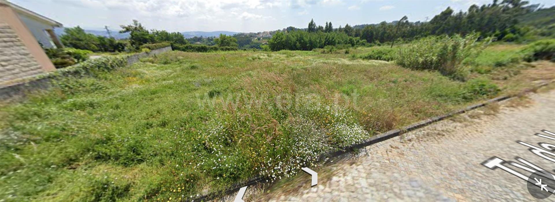 Land for sale in Paredes, Portugal — €125,000
