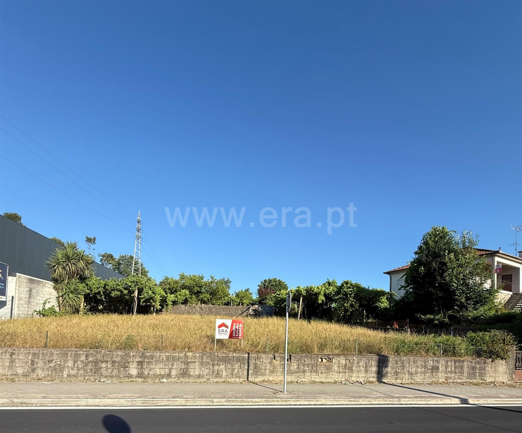 Land for sale in Paredes, Portugal — €215,000