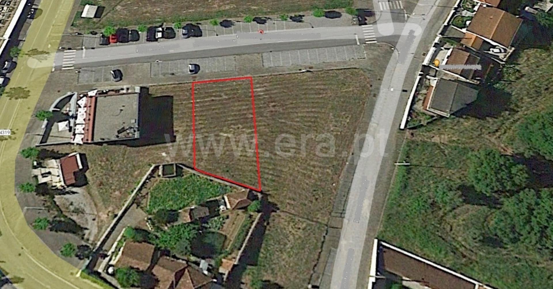 Land for sale in Paredes, Portugal — €57,215