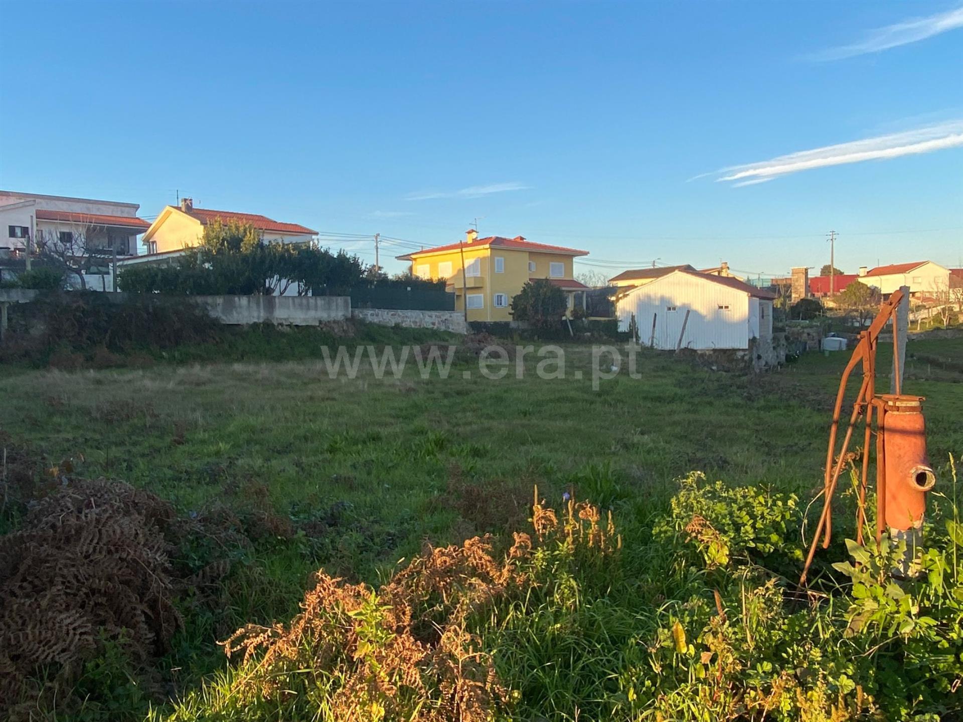 Land for sale in Paredes, Portugal — €85,000