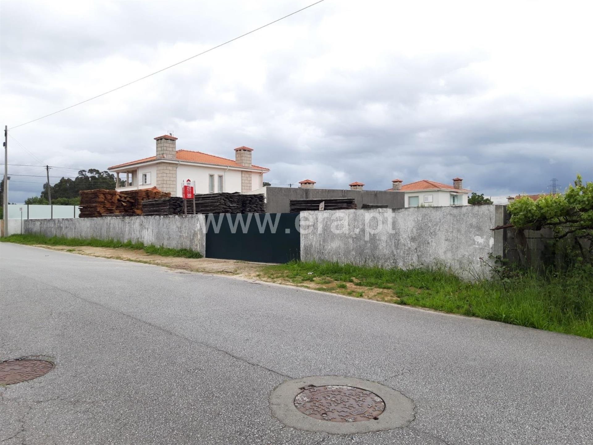 Land for sale in Paredes, Portugal — €119,000