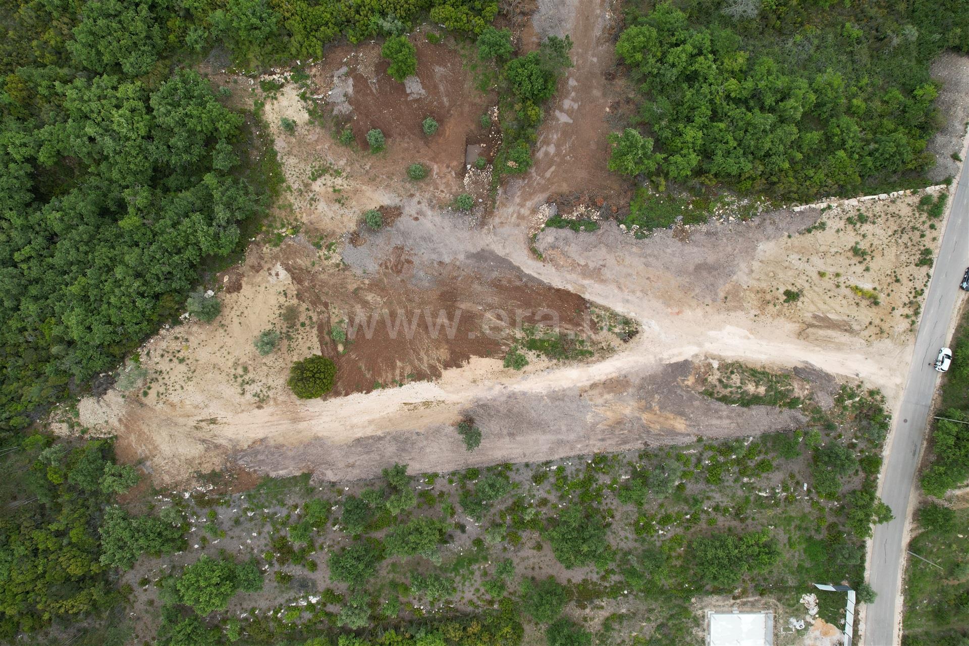 Land for sale in Porto de Mós, Portugal — €128,000
