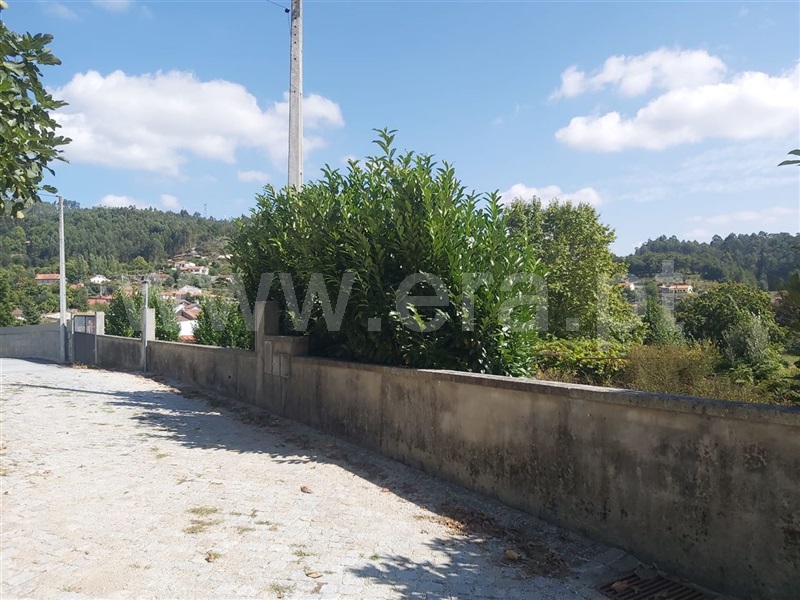 Terreno para Construção / Póvoa de Lanhoso, Calvos e Frades