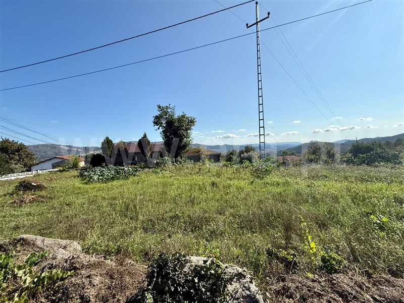 Terreno para Construção / Póvoa de Lanhoso, Campos e Louredo