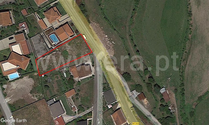 Terreno para Construção / Póvoa de Lanhoso, Fonte Arcada e Oliveira