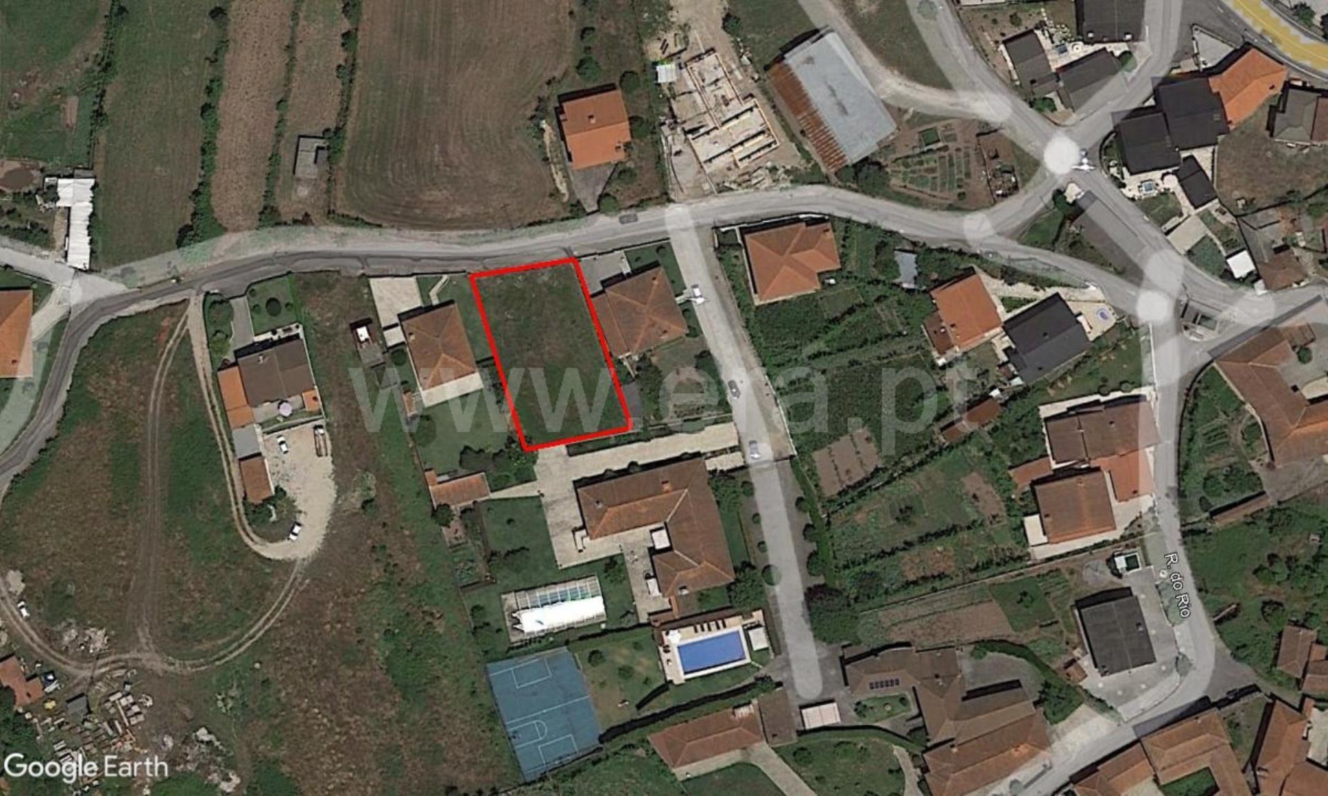 Land for sale in Póvoa de Lanhoso, Portugal — €60,000