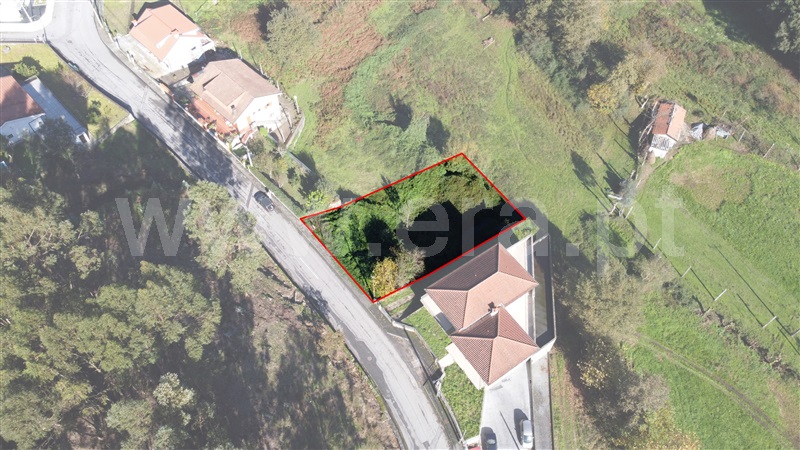 Terreno para Construção / Póvoa de Lanhoso, Lanhoso