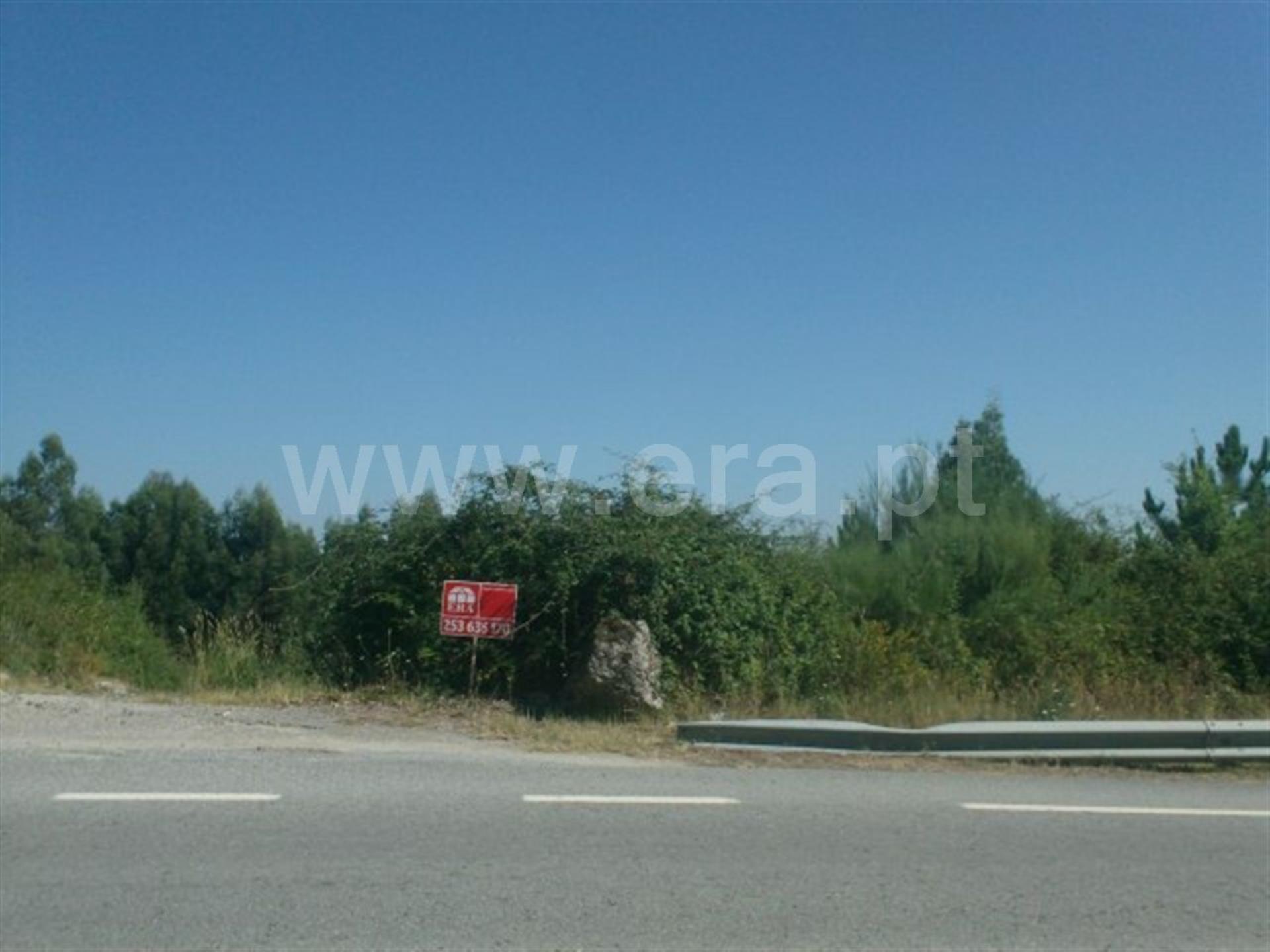 Land for sale in Póvoa de Lanhoso, Portugal — €65,000