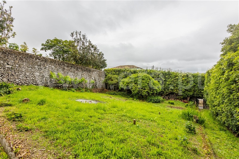 Terreno para Construção / Ribeira Grande, Rabo de Peixe