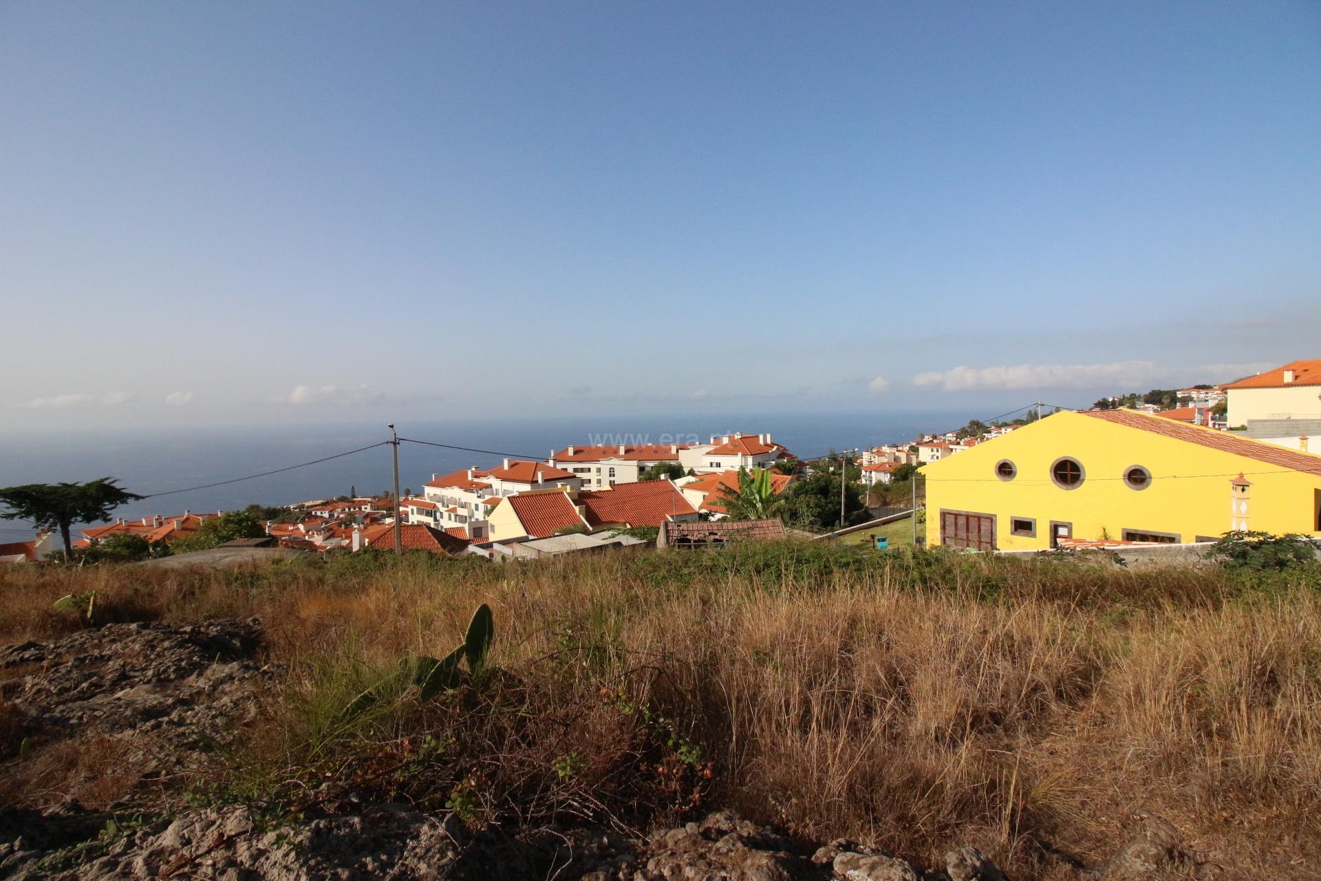Land for sale in Santa Cruz, Portugal — €125,000