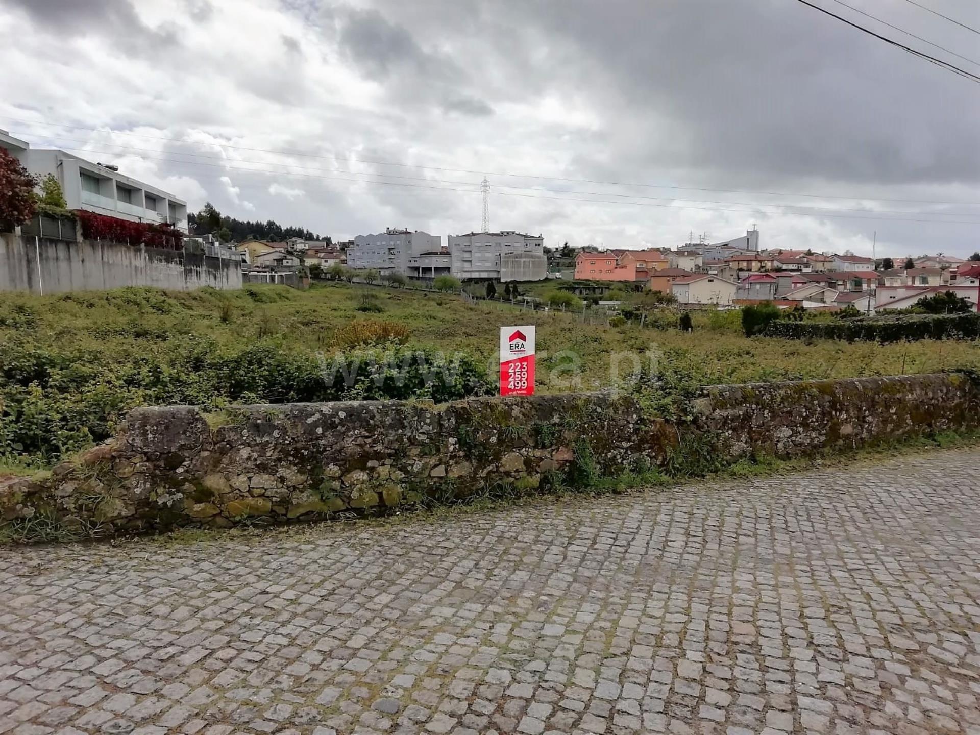Land for sale in Santa Maria da Feira, Portugal — €135,000