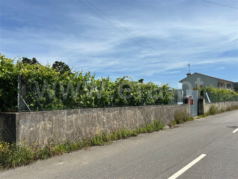 Terreno para Construção / Santa Maria da Feira, Caldas de São Jorge e Pigeiros