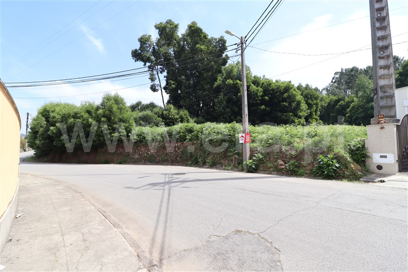 Terreno para Construção / Santa Maria da Feira, Caldas de São Jorge e Pigeiros