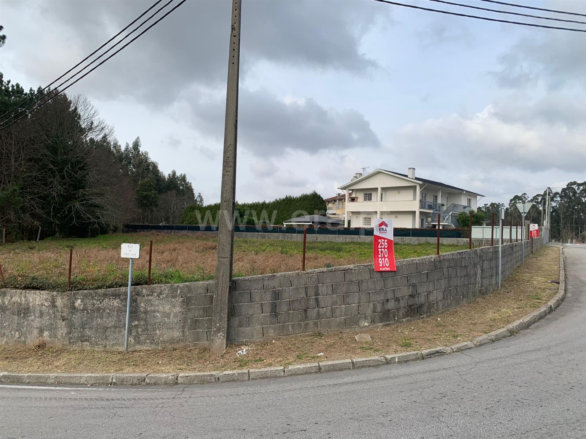 Land for sale in Santa Maria da Feira, Portugal — €97,500
