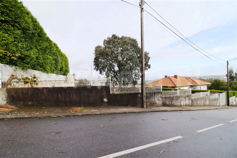 Terreno para Construção / Santa Maria da Feira, Fiães