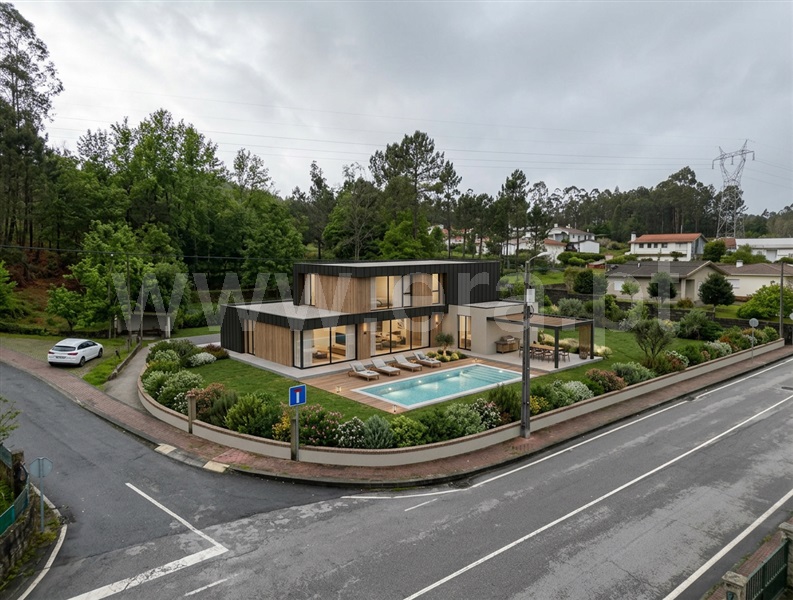 Terreno para Construção / Santa Maria da Feira, Fiães