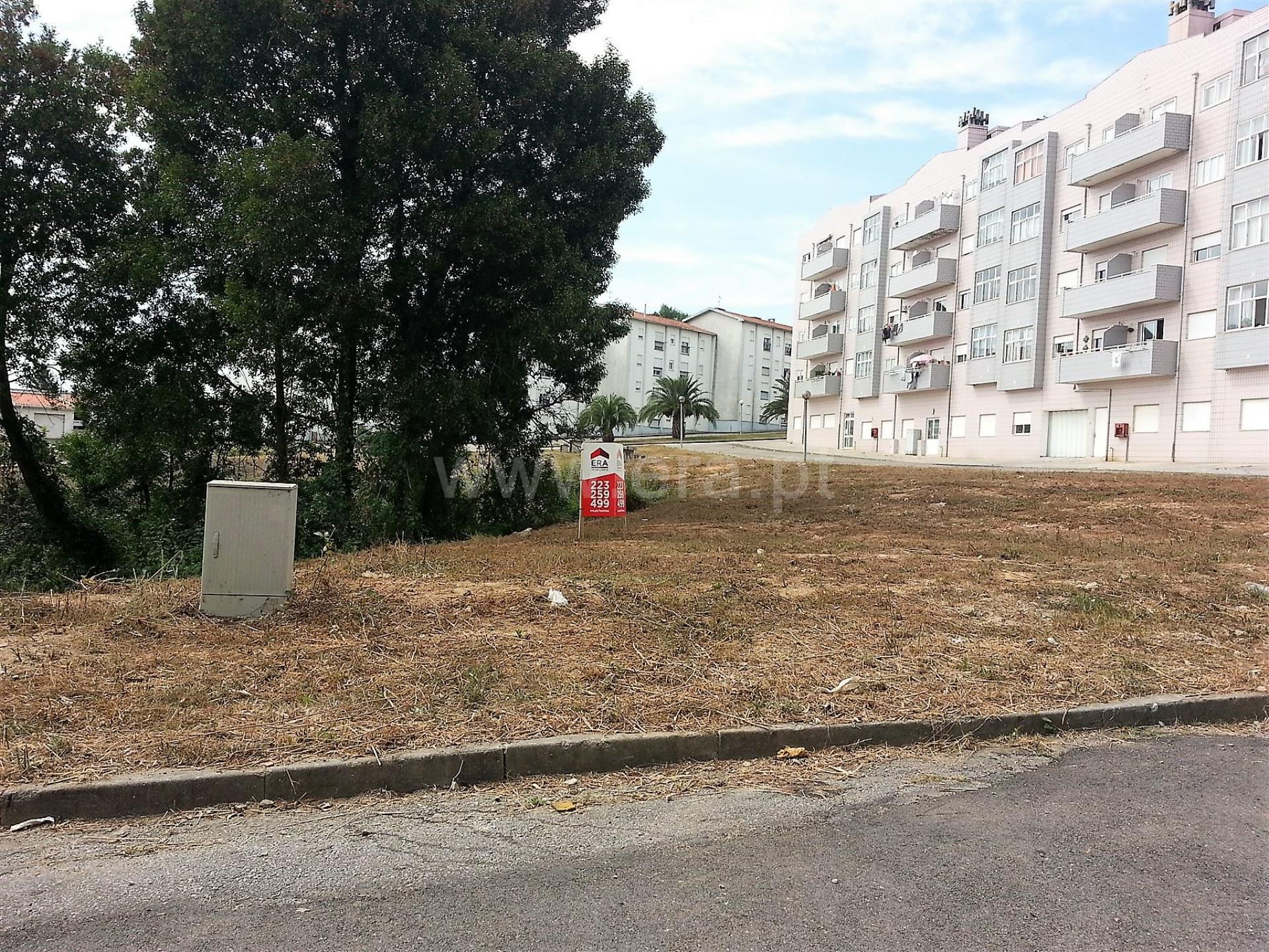 Land for sale in Santa Maria da Feira, Portugal — €99,500
