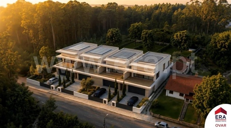 Terreno para Construção / Santa Maria da Feira, São Miguel do Souto e Mosteirô