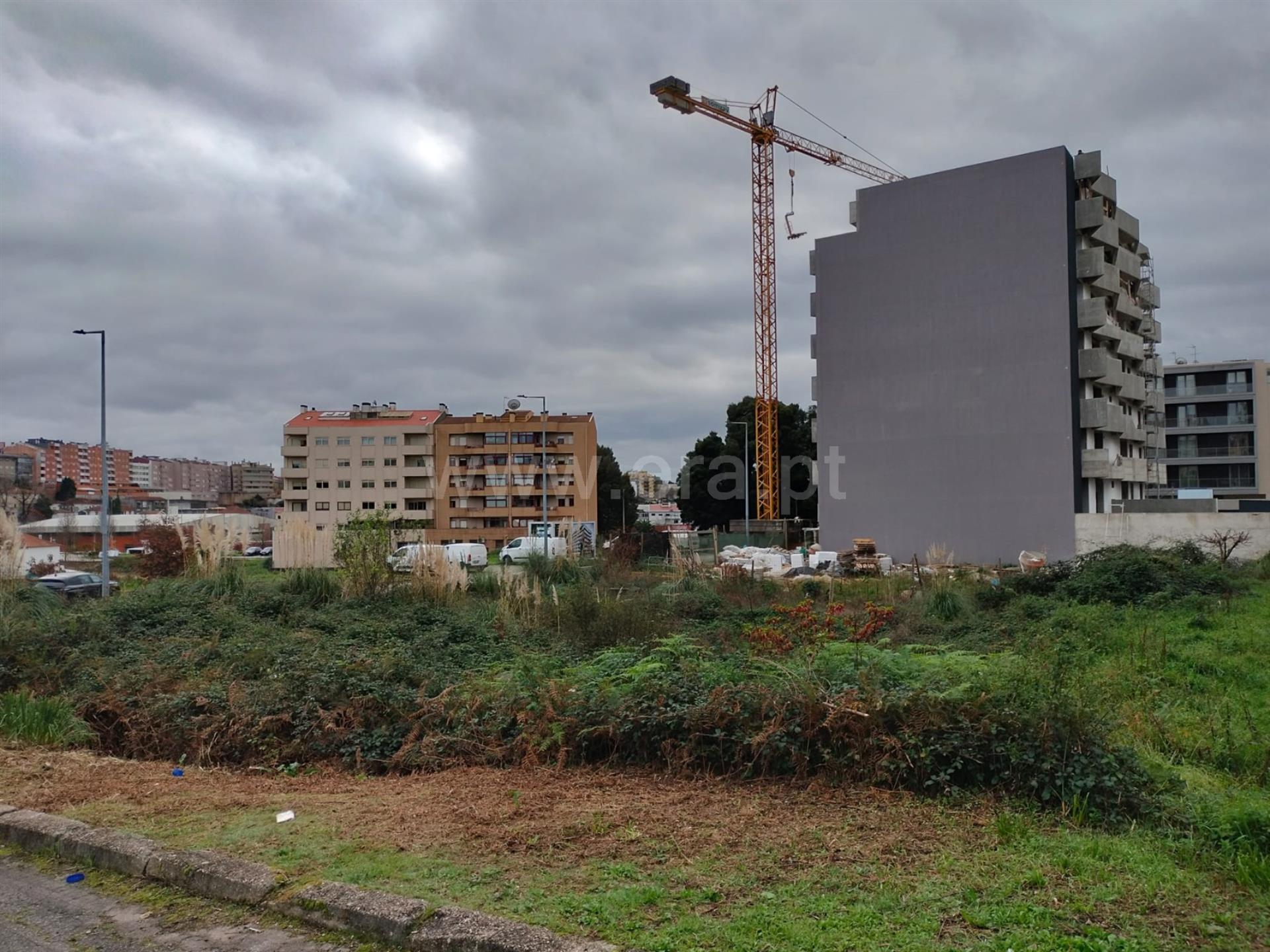 Land for sale in São João da Madeira, Portugal — €261,365