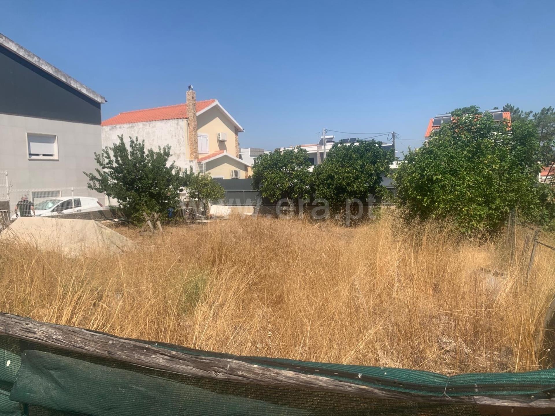 Land for sale in Sesimbra, Portugal — €125,000
