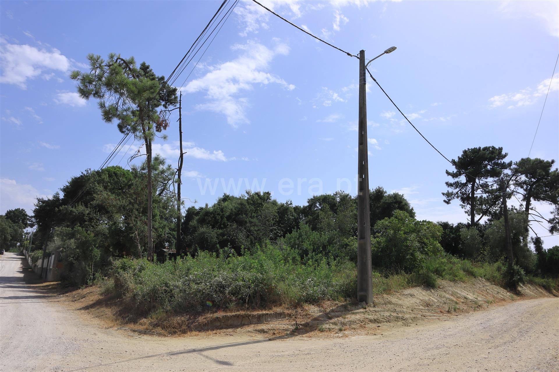 Land for sale in Sesimbra, Portugal — €230,000