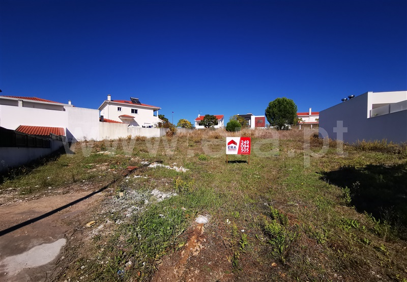 Terreno para Construção / Torres Novas, Meia Via