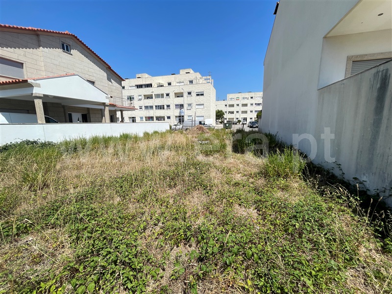Terreno para Construção / Valongo, Campo e Sobrado